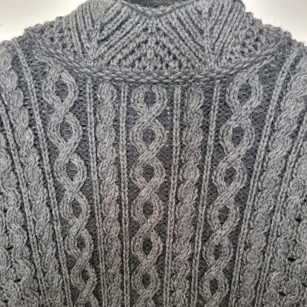 Made in Ireland | Aran Crafts | 100% Merino Wool - Picture 4 of 13